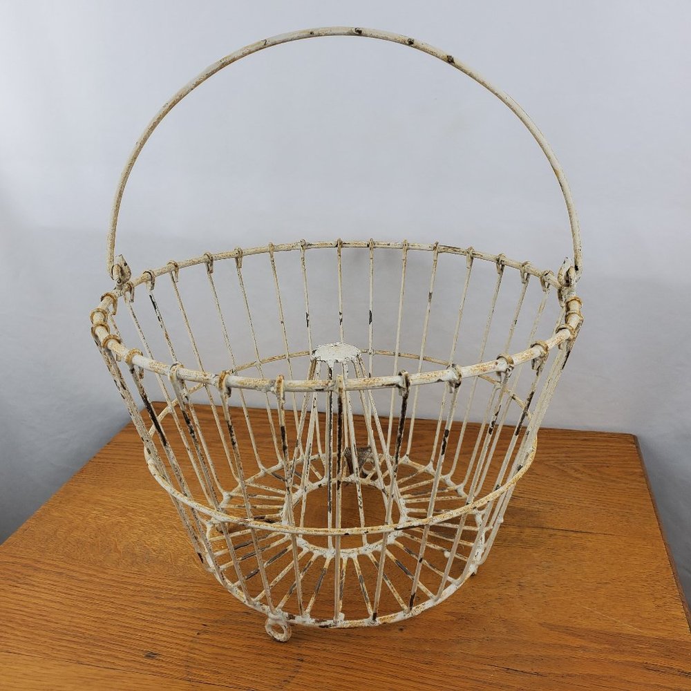 White Vintage Egg Basket Wire Handle Farmhouse
